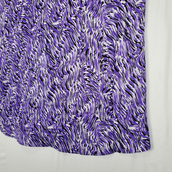 Calvin Klein Sleeveless Blouse Size Large with Purple, Black, and White Pattern - Picture 11 of 16